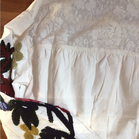 1 left! Rare Free People cropped Embroidered blouse - Picture 8 of 11